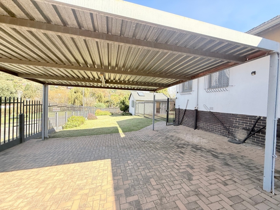 4 Bedroom Property for Sale in Mondeor Gauteng