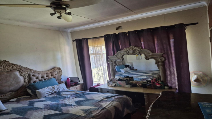 3 Bedroom Property for Sale in Rhodesfield Gauteng