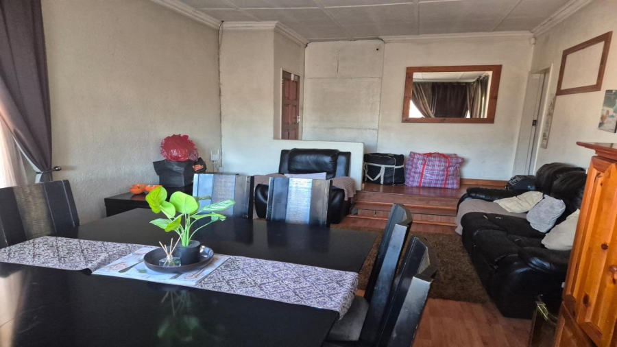 3 Bedroom Property for Sale in Rhodesfield Gauteng