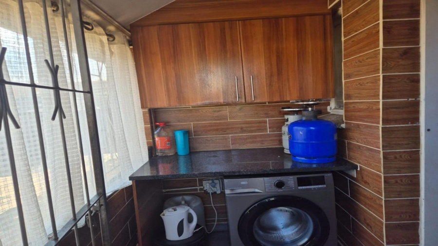 3 Bedroom Property for Sale in Rhodesfield Gauteng