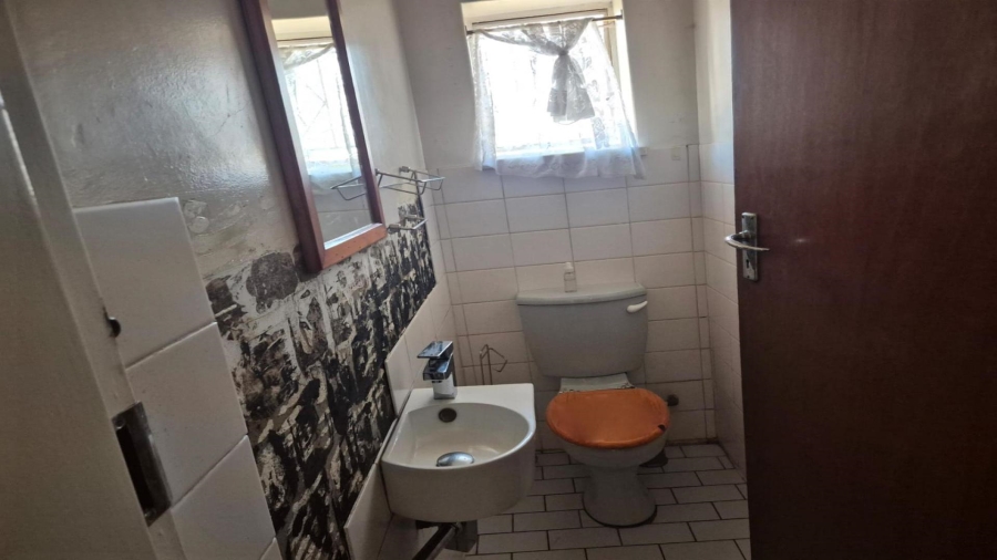 3 Bedroom Property for Sale in Rhodesfield Gauteng