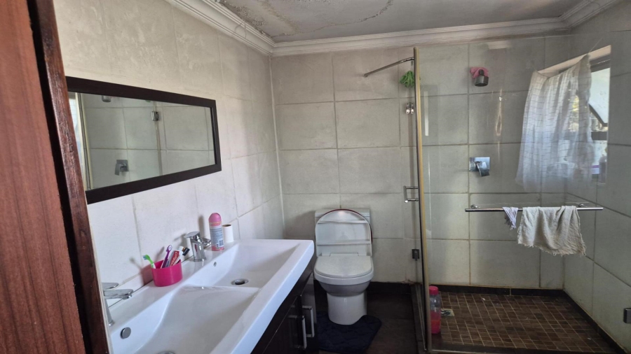 3 Bedroom Property for Sale in Rhodesfield Gauteng