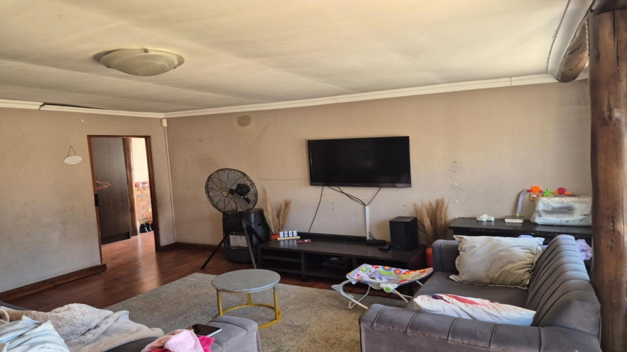 3 Bedroom Property for Sale in Rhodesfield Gauteng