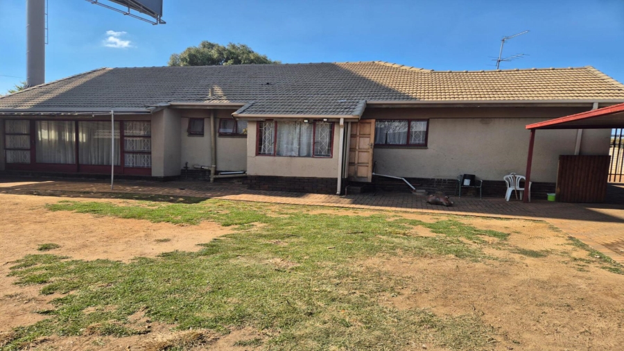 3 Bedroom Property for Sale in Rhodesfield Gauteng