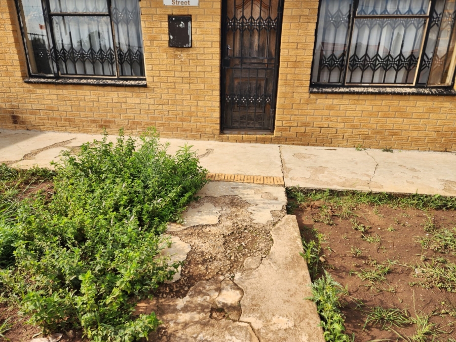 2 Bedroom Property for Sale in Daveyton Gauteng