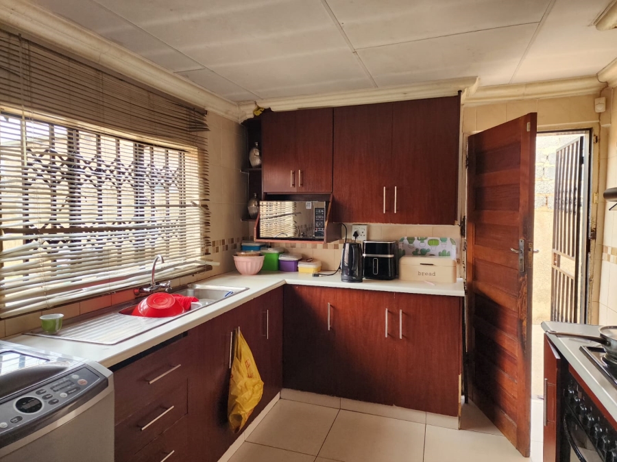 2 Bedroom Property for Sale in Daveyton Gauteng