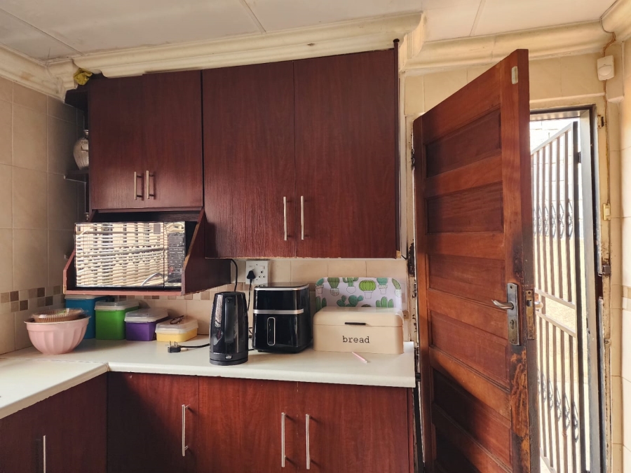 2 Bedroom Property for Sale in Daveyton Gauteng