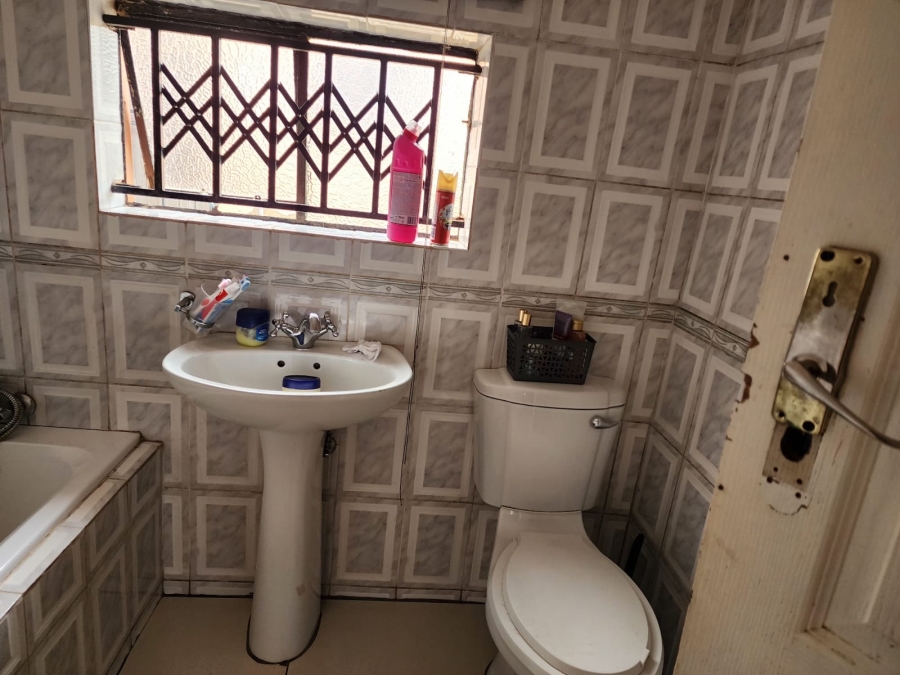 2 Bedroom Property for Sale in Daveyton Gauteng