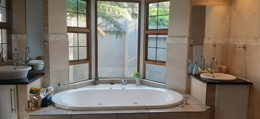 3 Bedroom Property for Sale in Glen Marais Gauteng