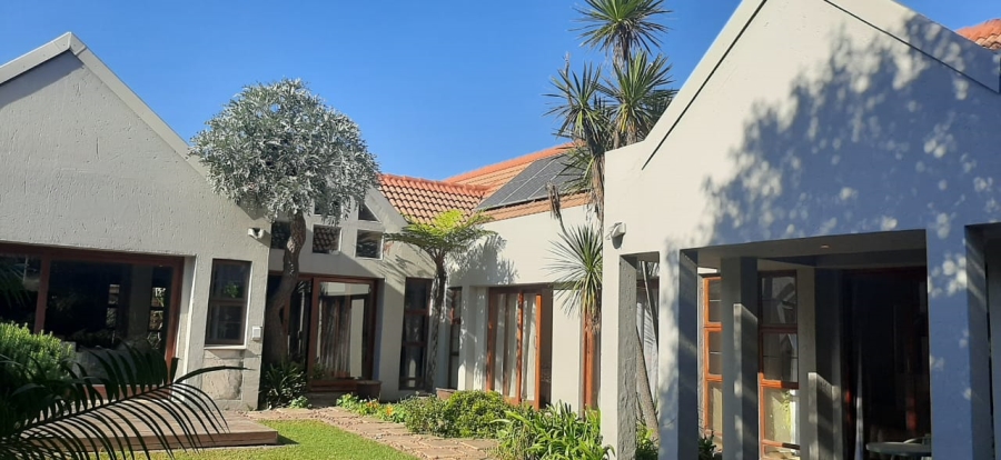 3 Bedroom Property for Sale in Glen Marais Gauteng