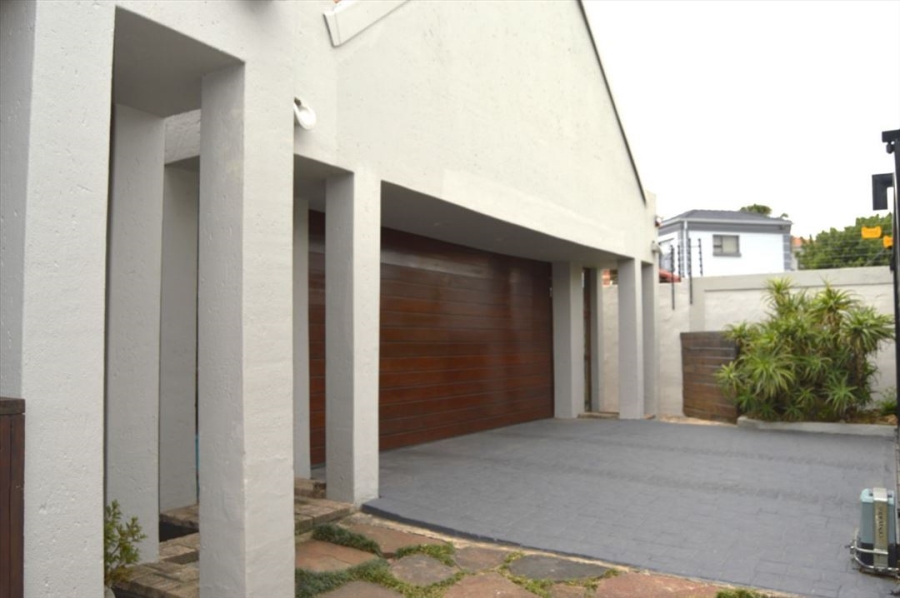 3 Bedroom Property for Sale in Glen Marais Gauteng