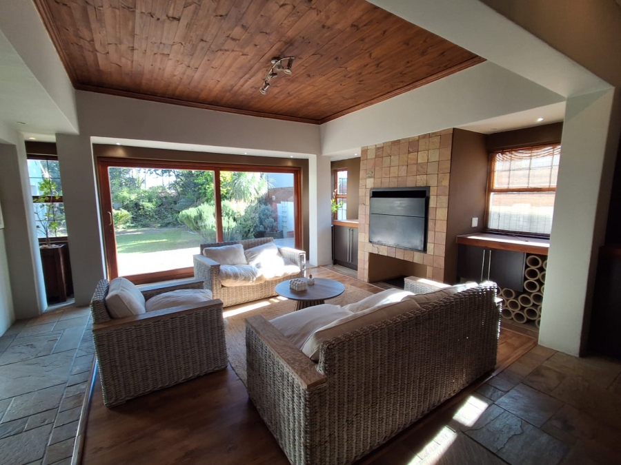 3 Bedroom Property for Sale in Glen Marais Gauteng