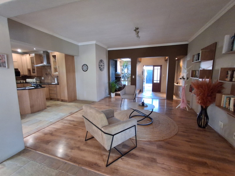 3 Bedroom Property for Sale in Glen Marais Gauteng