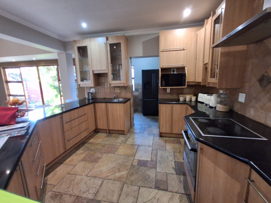 3 Bedroom Property for Sale in Glen Marais Gauteng