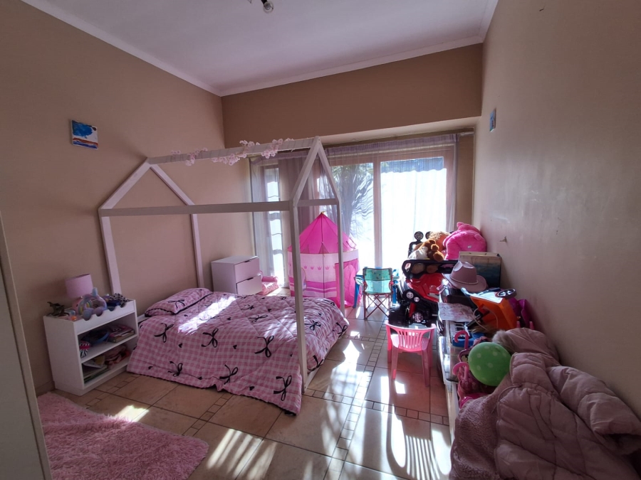 3 Bedroom Property for Sale in Glen Marais Gauteng