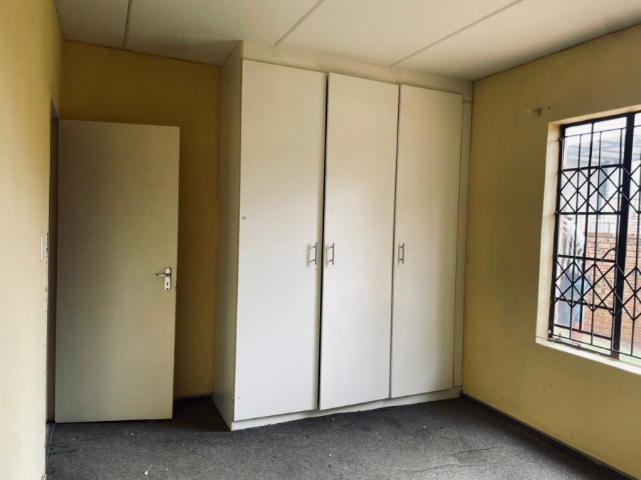 2 Bedroom Property for Sale in Chloorkop Gauteng