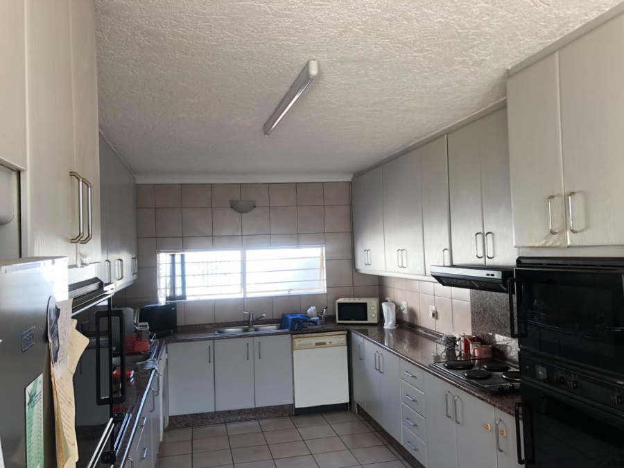 4 Bedroom Property for Sale in Savoy Estate Gauteng