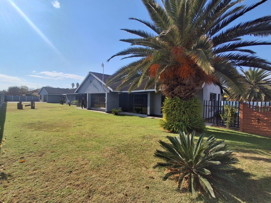 4 Bedroom Property for Sale in Sonland Park Gauteng