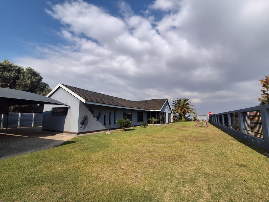 4 Bedroom Property for Sale in Sonland Park Gauteng