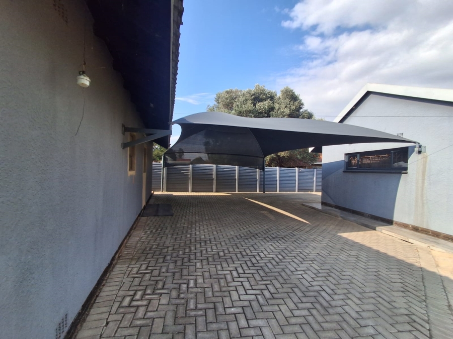 4 Bedroom Property for Sale in Sonland Park Gauteng