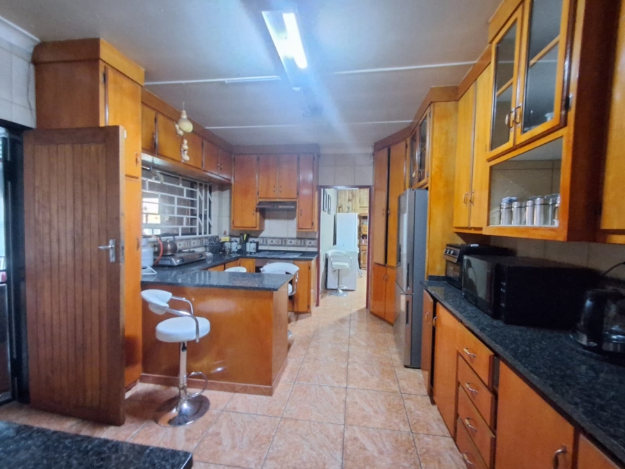 4 Bedroom Property for Sale in Sonland Park Gauteng