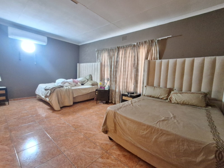 4 Bedroom Property for Sale in Sonland Park Gauteng
