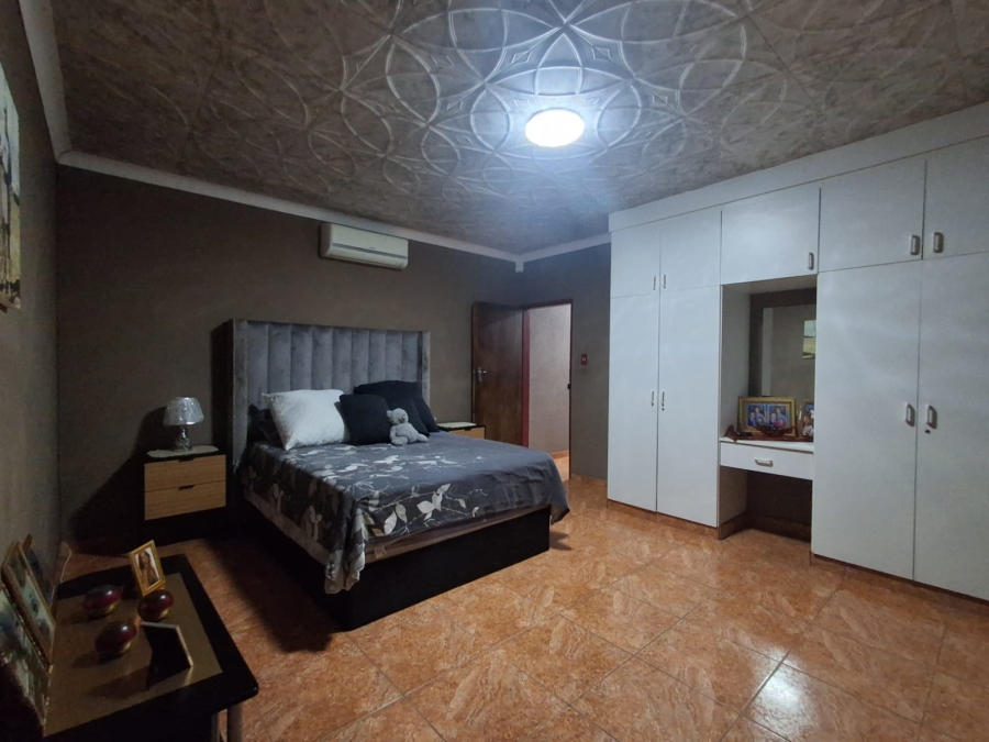 4 Bedroom Property for Sale in Sonland Park Gauteng
