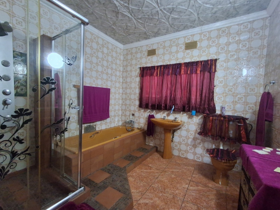 4 Bedroom Property for Sale in Sonland Park Gauteng