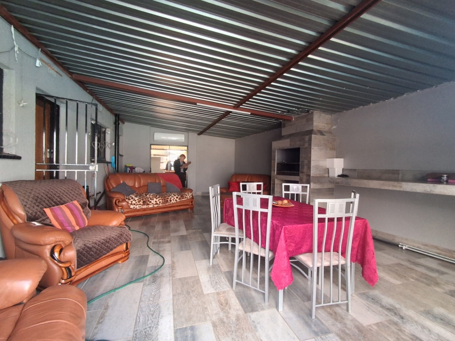 4 Bedroom Property for Sale in Sonland Park Gauteng