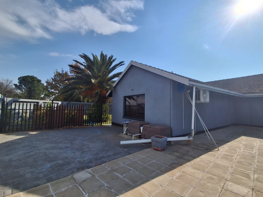 4 Bedroom Property for Sale in Sonland Park Gauteng