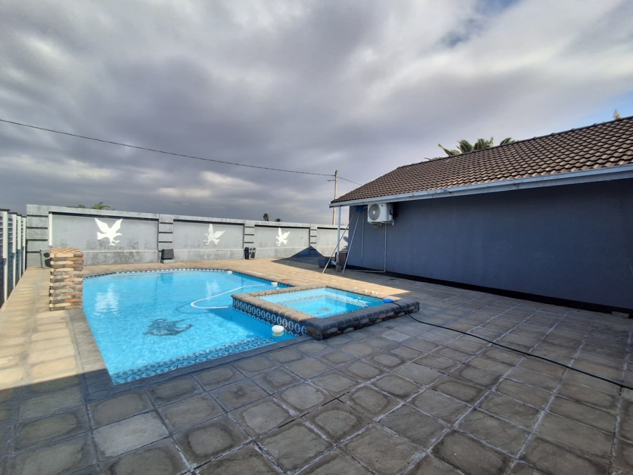 4 Bedroom Property for Sale in Sonland Park Gauteng