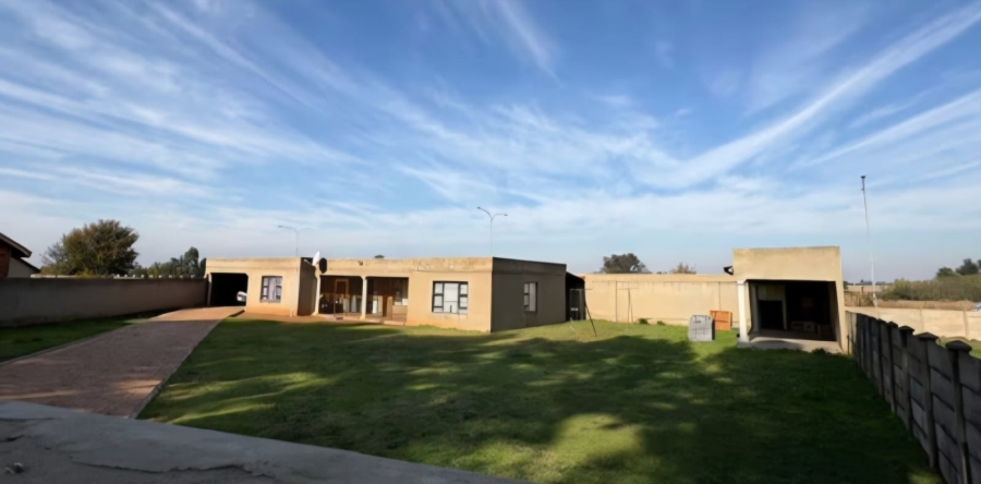 0 Bedroom Property for Sale in Unitas Park Gauteng