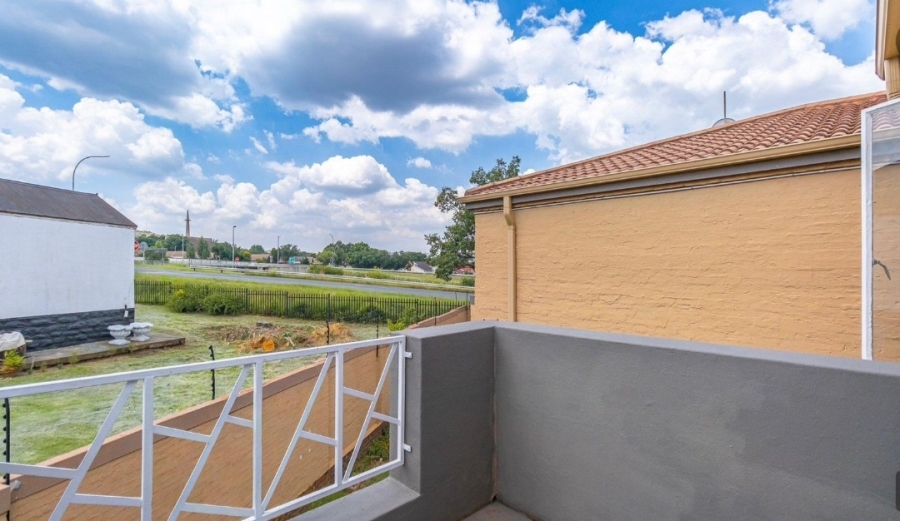 2 Bedroom Property for Sale in Jordaan Park Gauteng
