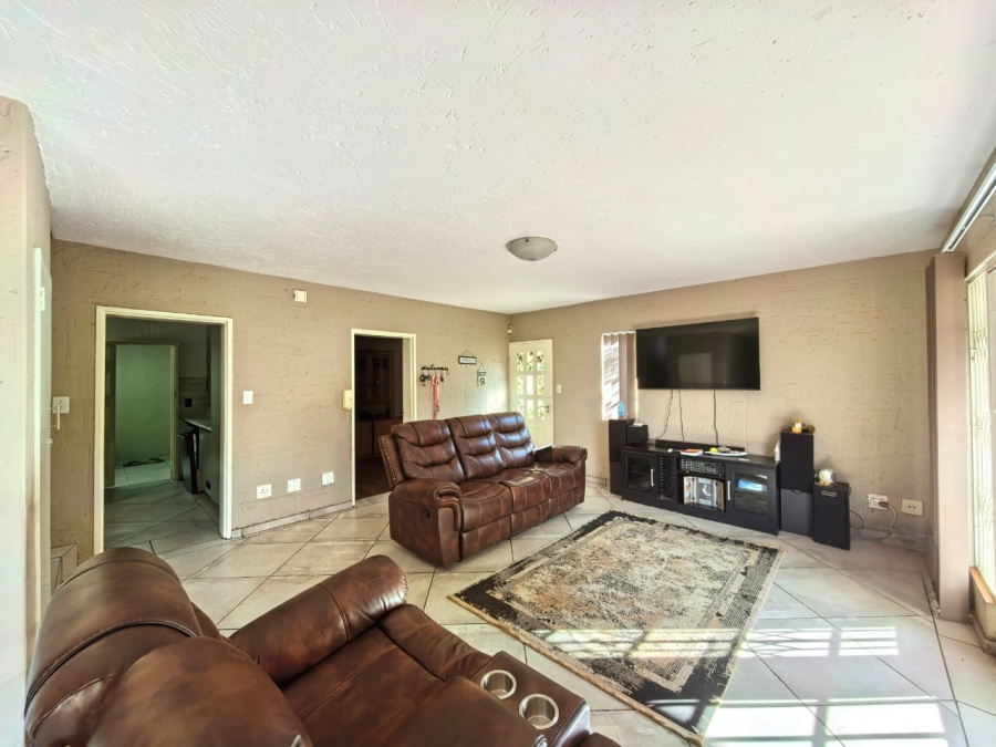 3 Bedroom Property for Sale in Vanderbijlpark SW 5 Gauteng