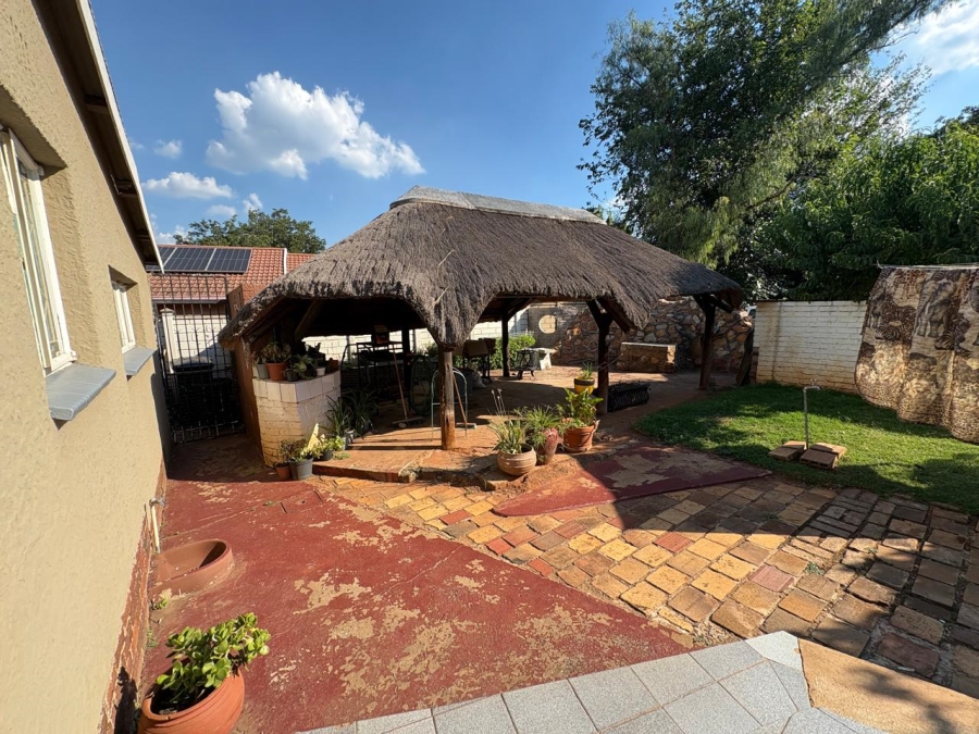 3 Bedroom Property for Sale in Rothdene Gauteng