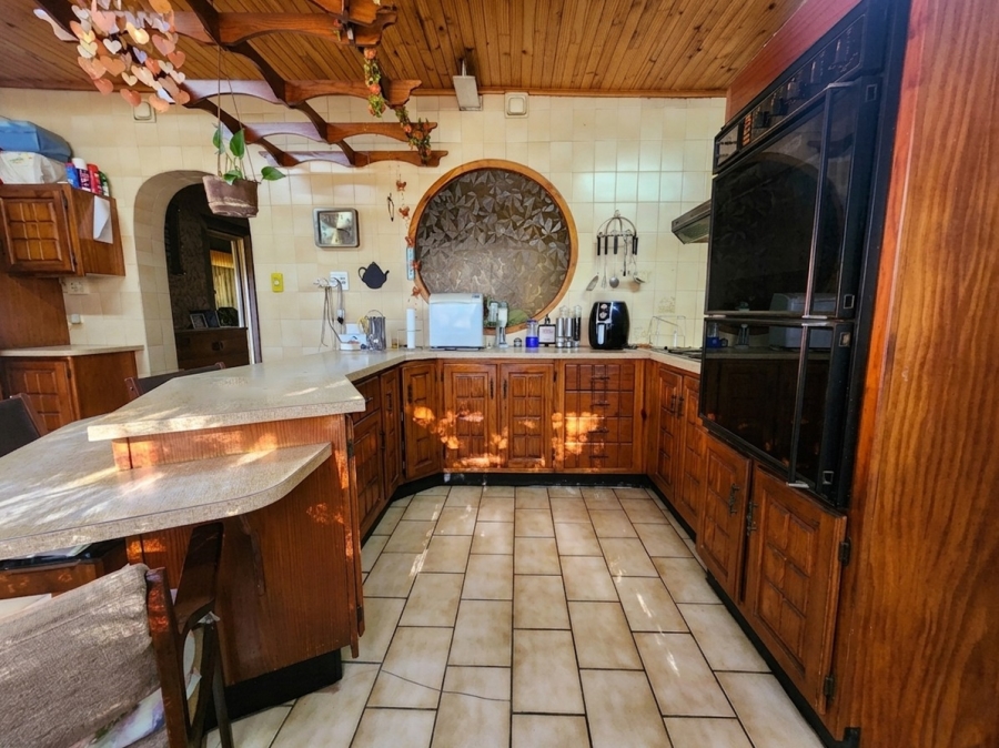 4 Bedroom Property for Sale in Theoville Gauteng