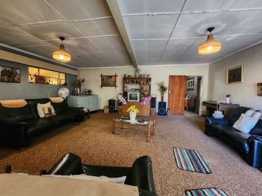 4 Bedroom Property for Sale in Theoville Gauteng