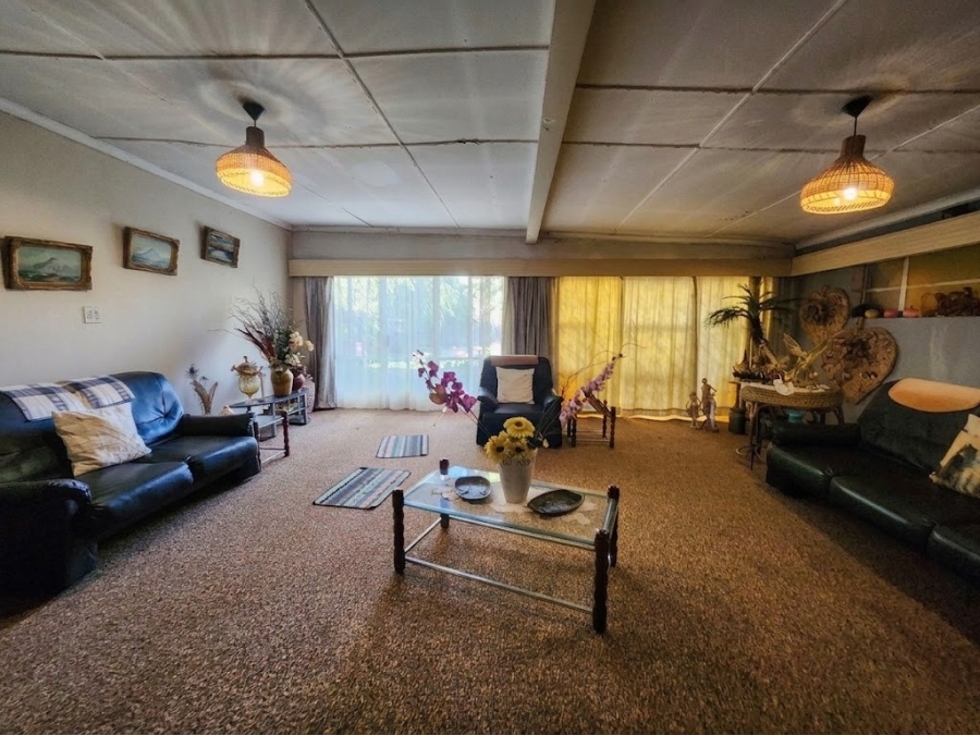 4 Bedroom Property for Sale in Theoville Gauteng