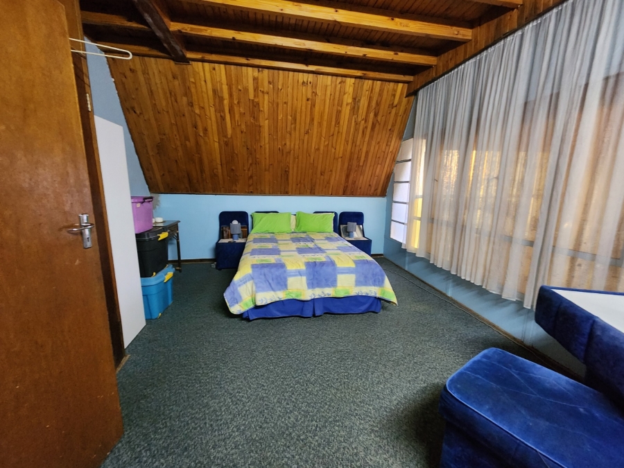 4 Bedroom Property for Sale in Theoville Gauteng