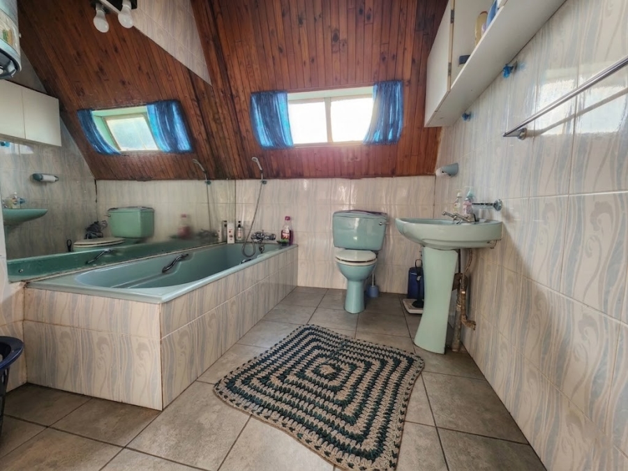 4 Bedroom Property for Sale in Theoville Gauteng
