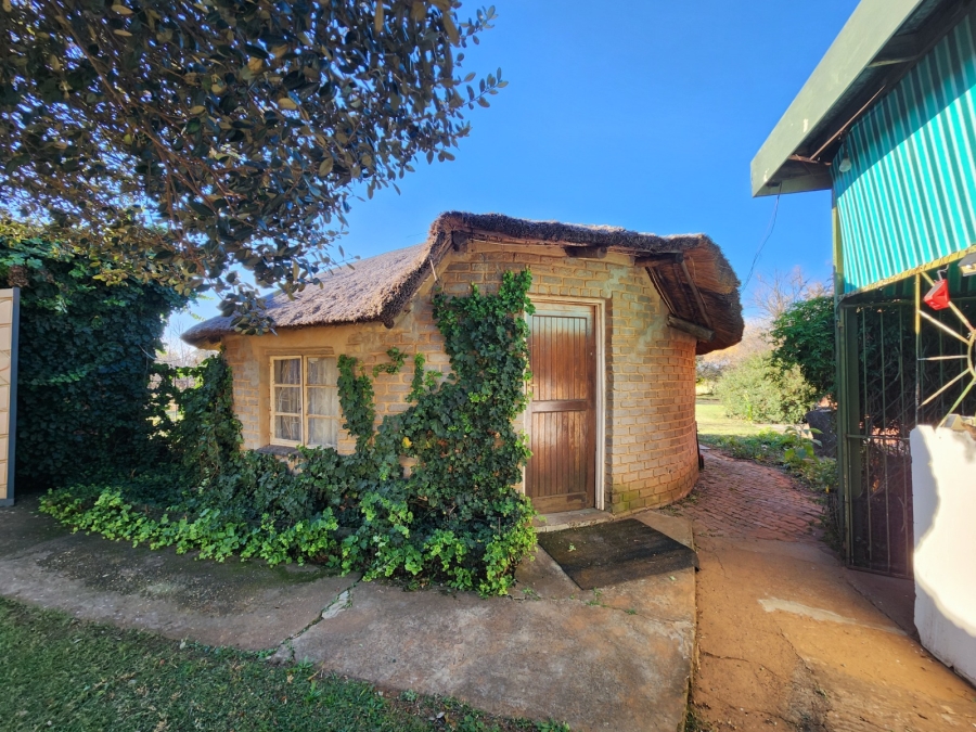 4 Bedroom Property for Sale in Theoville Gauteng