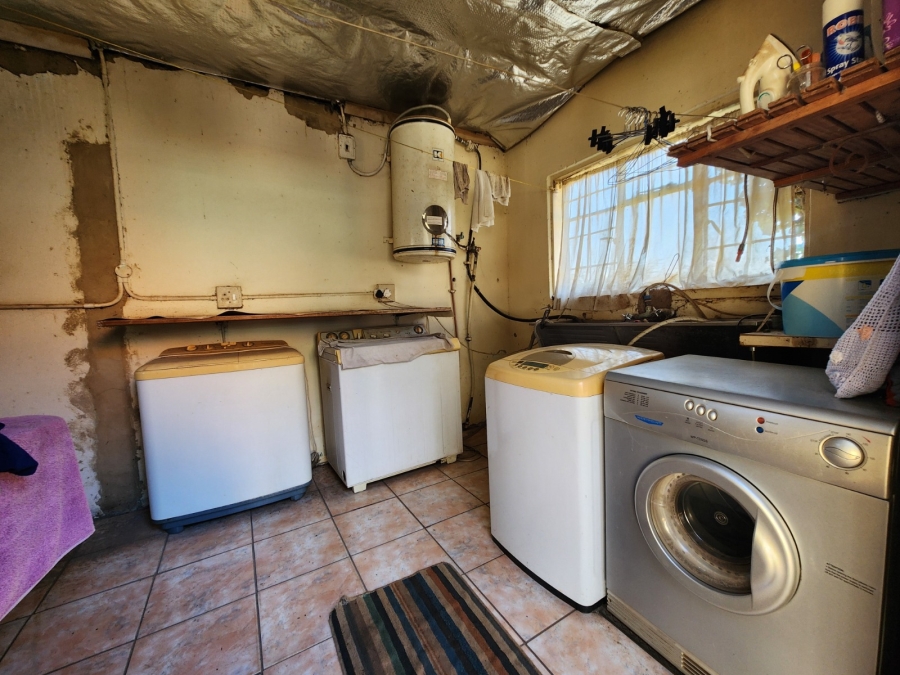 4 Bedroom Property for Sale in Theoville Gauteng