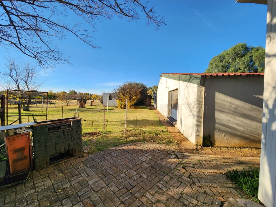 4 Bedroom Property for Sale in Theoville Gauteng