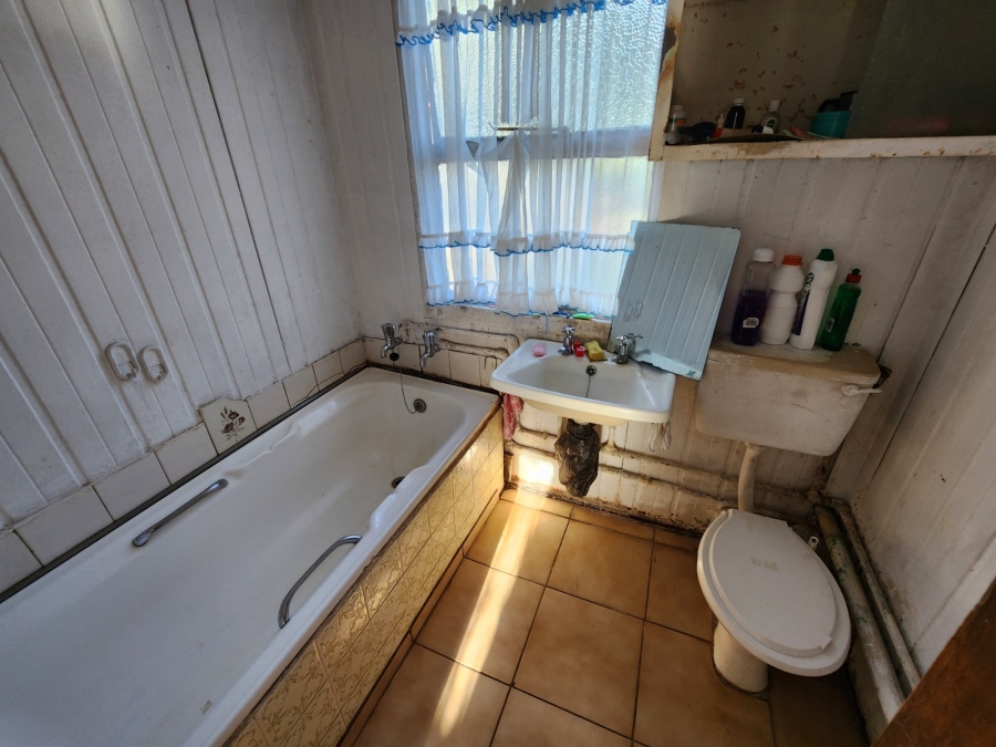 4 Bedroom Property for Sale in Theoville Gauteng