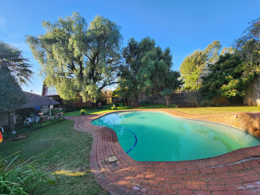 4 Bedroom Property for Sale in Theoville Gauteng