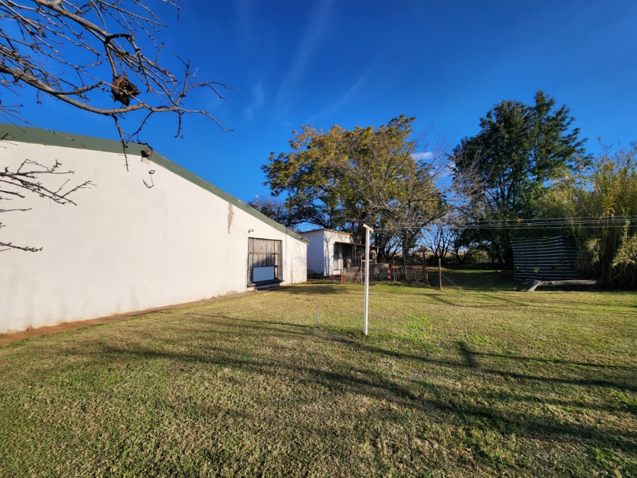 4 Bedroom Property for Sale in Theoville Gauteng