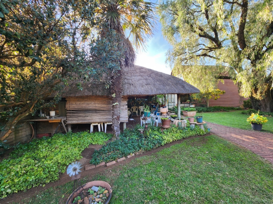 4 Bedroom Property for Sale in Theoville Gauteng