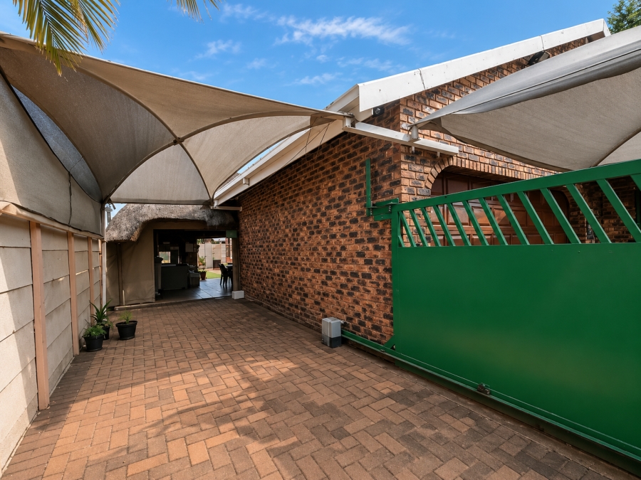 2 Bedroom Property for Sale in Risiville Gauteng
