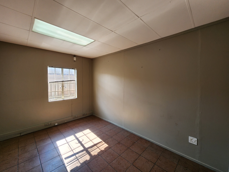 To Let Commercial Property for Rent in Koedoespoort Industrial Gauteng