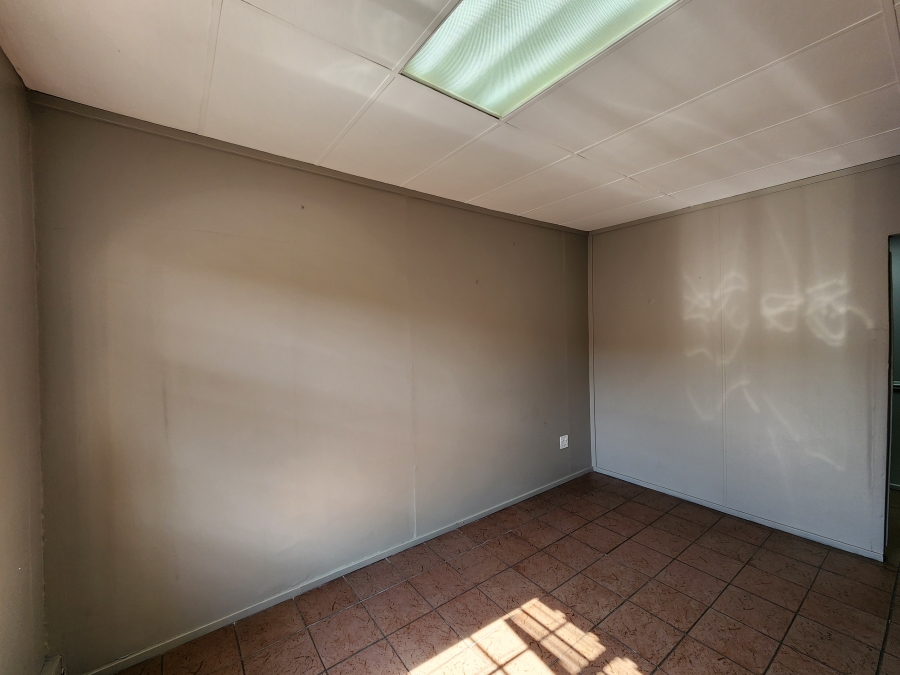 To Let Commercial Property for Rent in Koedoespoort Industrial Gauteng